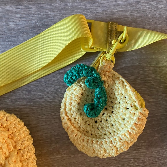 Kurt Geiger Lemon Yellow Metallic Purse with Crossbody Strap and Coin Purse - Picture 3 of 6